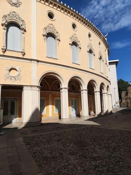 -Free Parking & Wifi- 10 Minuti Dal Centro Apartment Padova Bagian luar foto