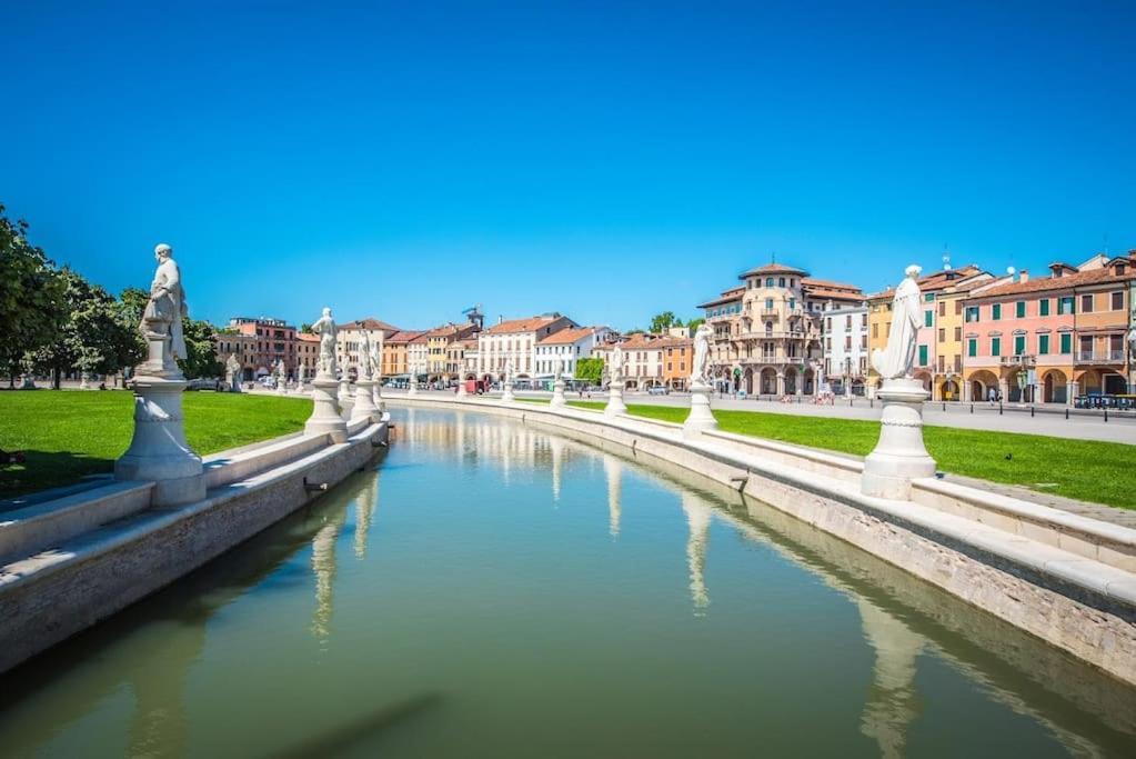 -Free Parking & Wifi- 10 Minuti Dal Centro Apartment Padova Bagian luar foto